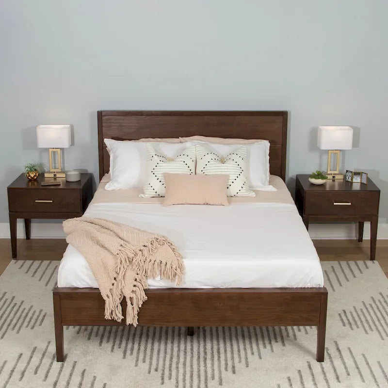 Lit moderne en bois massif