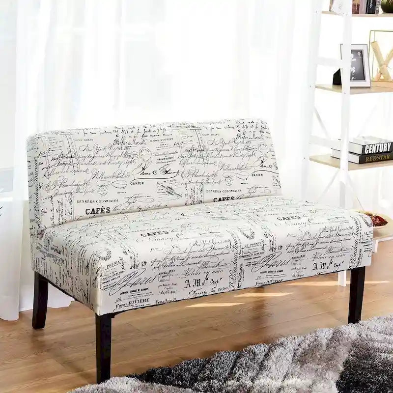 Canapé deux places en tissu écru moderne avec motif calligraphique