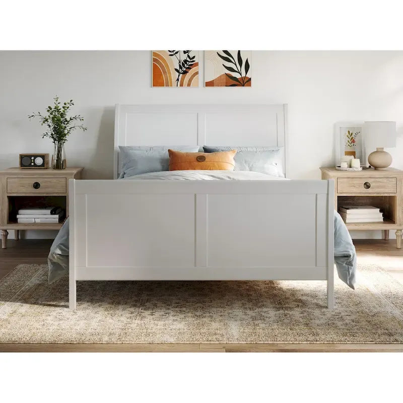 Lit plateforme bas Portland en bois massif avec pied de lit assorti