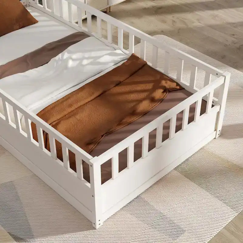 Lit au sol en bois pour enfant sans sommier à lattes