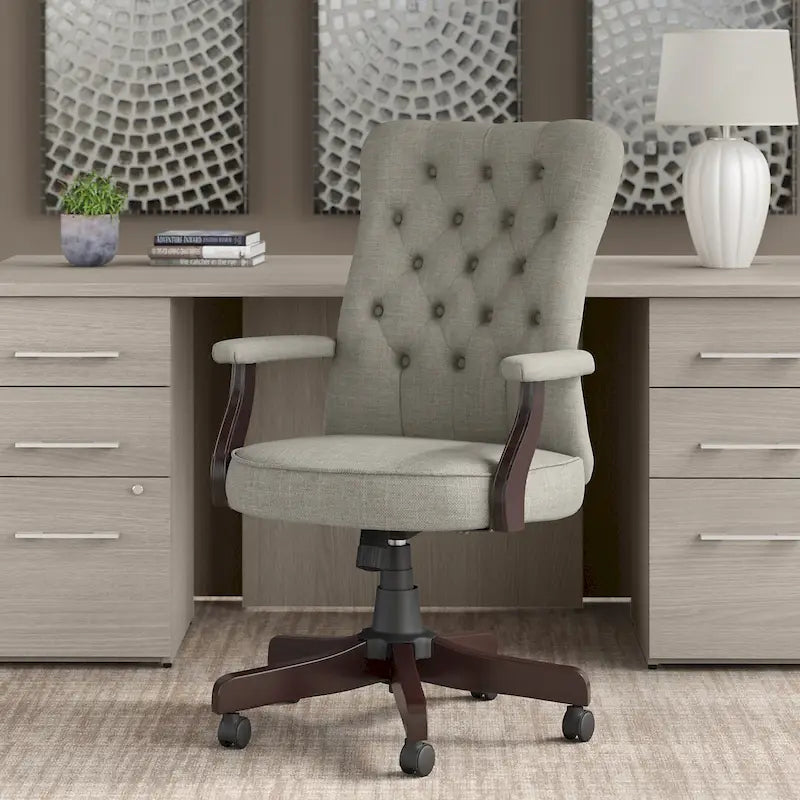 Fauteuil de bureau à dossier haut avec accoudoirs