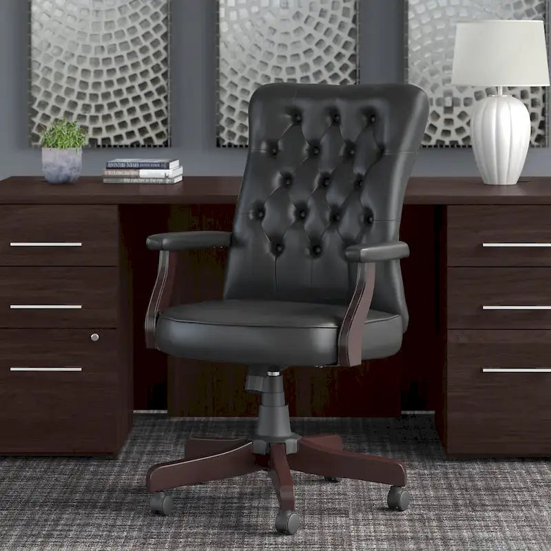 Fauteuil de bureau à dossier haut avec accoudoirs